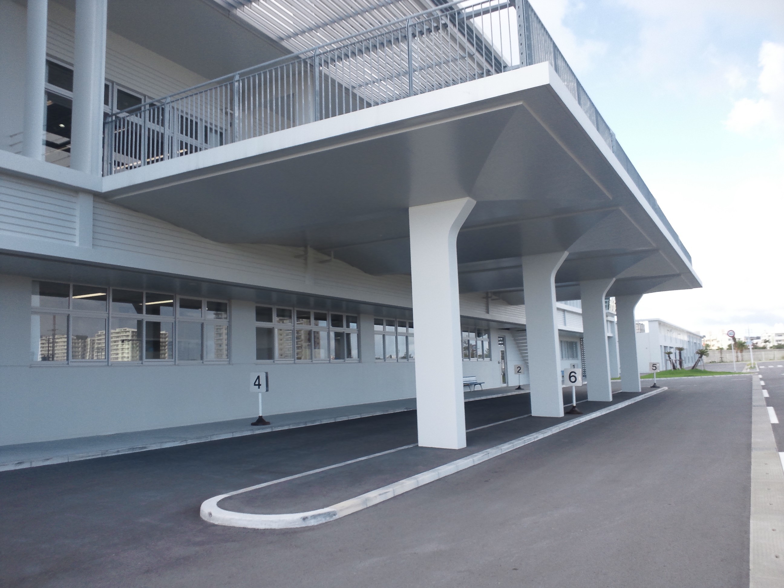 沖縄県警察運転免許センター